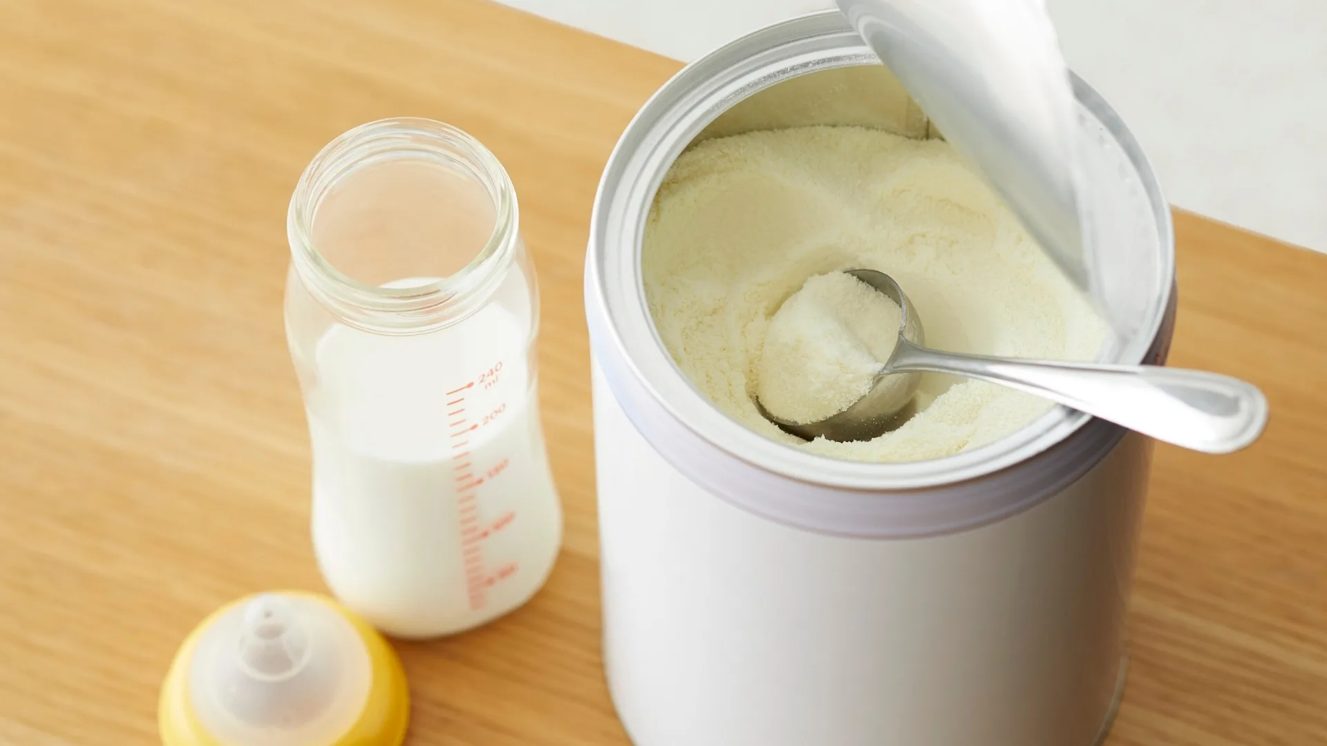 Formula Options Commonly Considered for Babies With Sensitive Stomachs