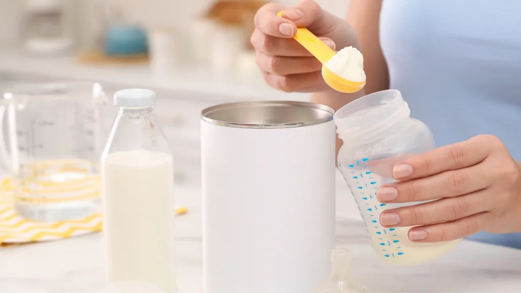 Will Changing Formula Affect My Baby? What Is Normal vs Concerning